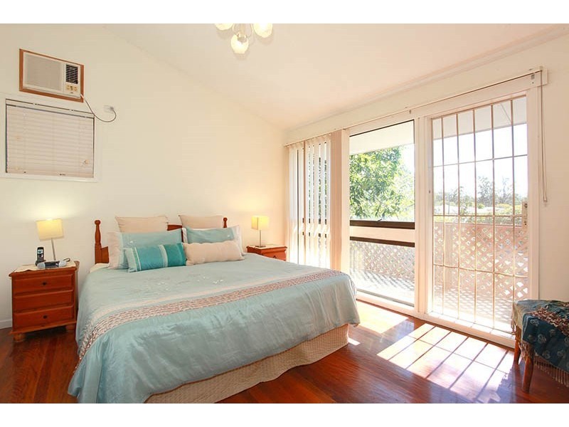 1 Tolaga, Westlake QLD 4074