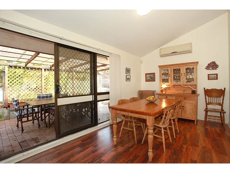 1 Tolaga, Westlake QLD 4074