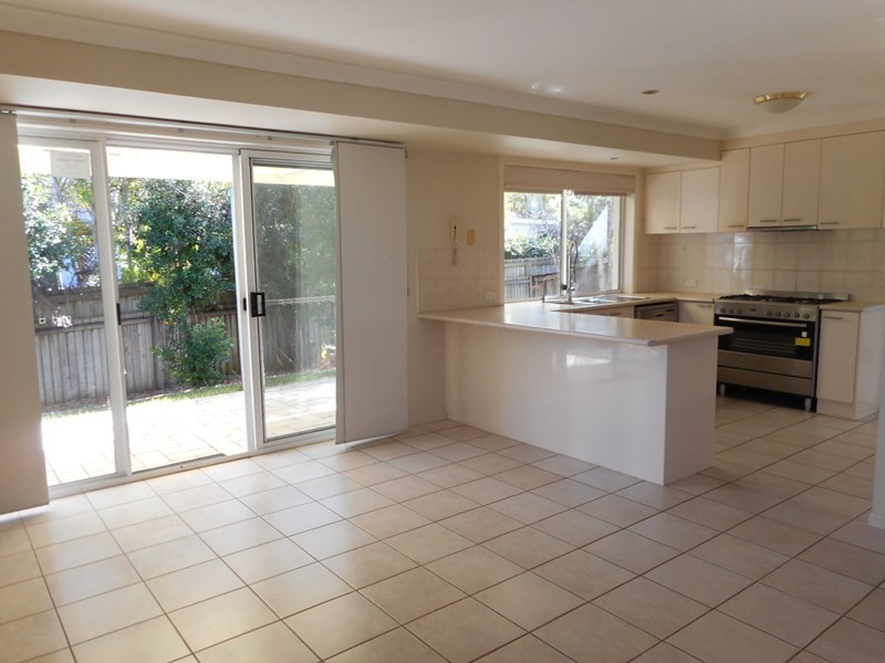 Mount Ommaney QLD 4074