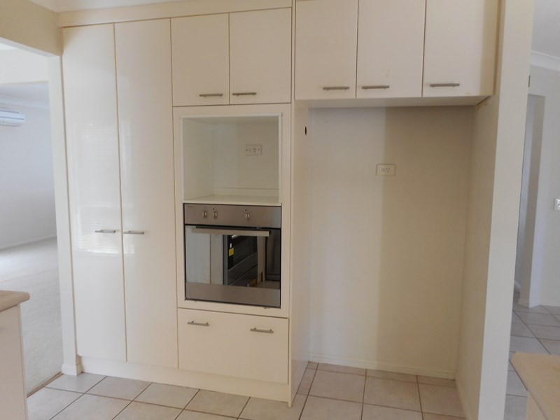 Mount Ommaney QLD 4074