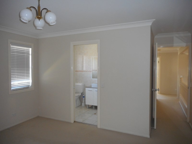 Mount Ommaney QLD 4074