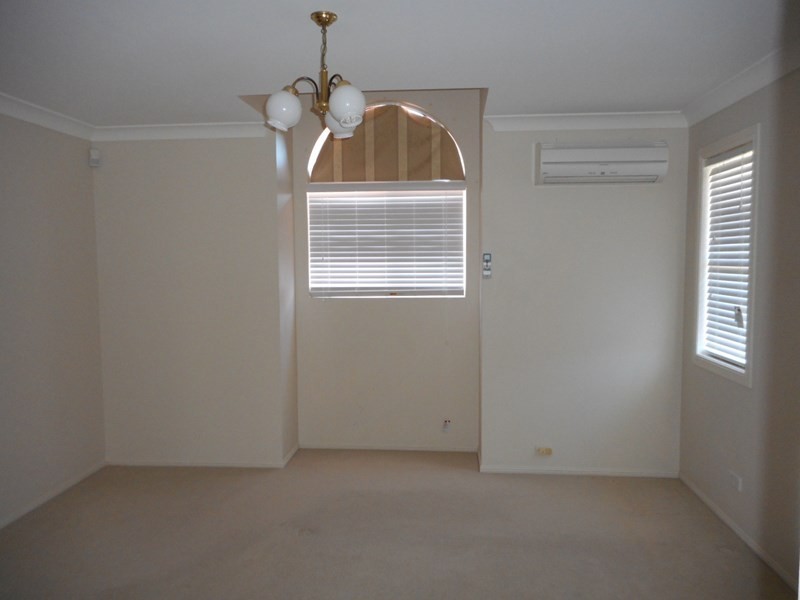 Mount Ommaney QLD 4074