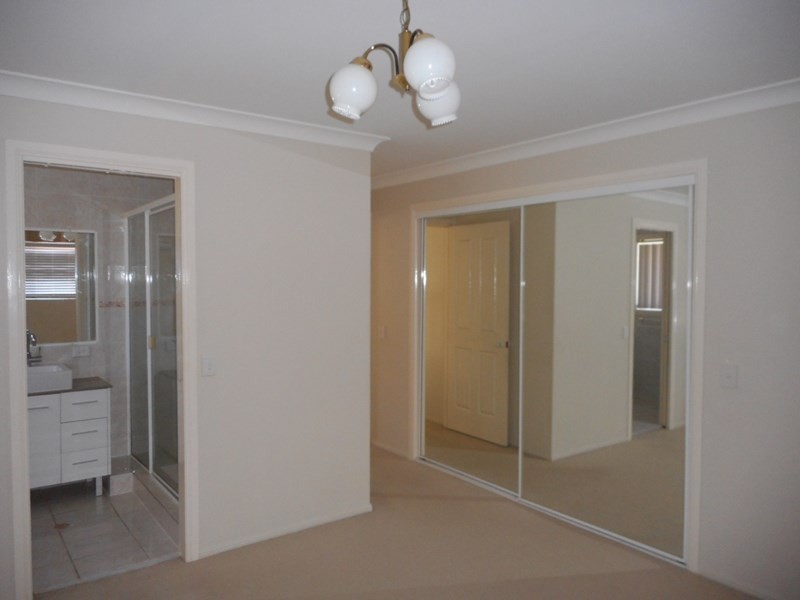 Mount Ommaney QLD 4074