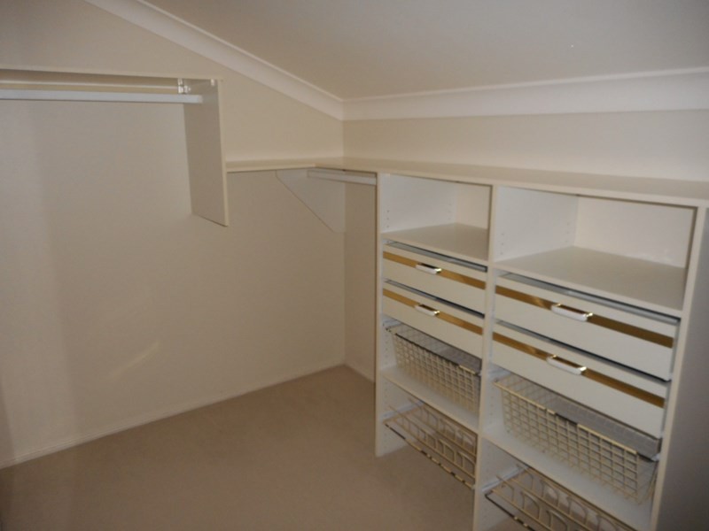 Mount Ommaney QLD 4074