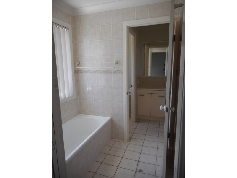 Mount Ommaney QLD 4074