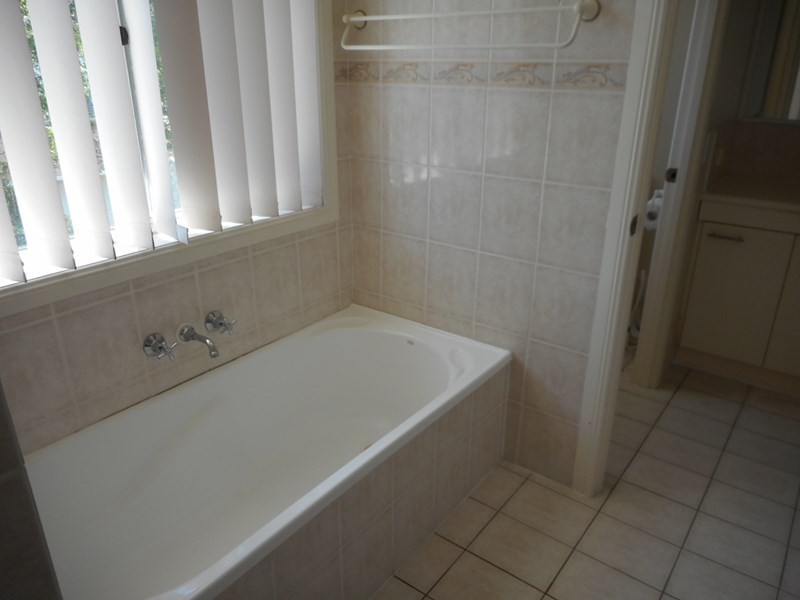 Mount Ommaney QLD 4074