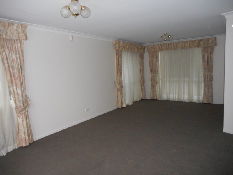 Mount Ommaney QLD 4074