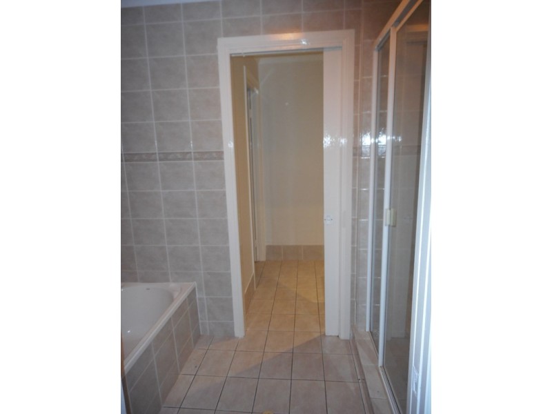 Mount Ommaney QLD 4074