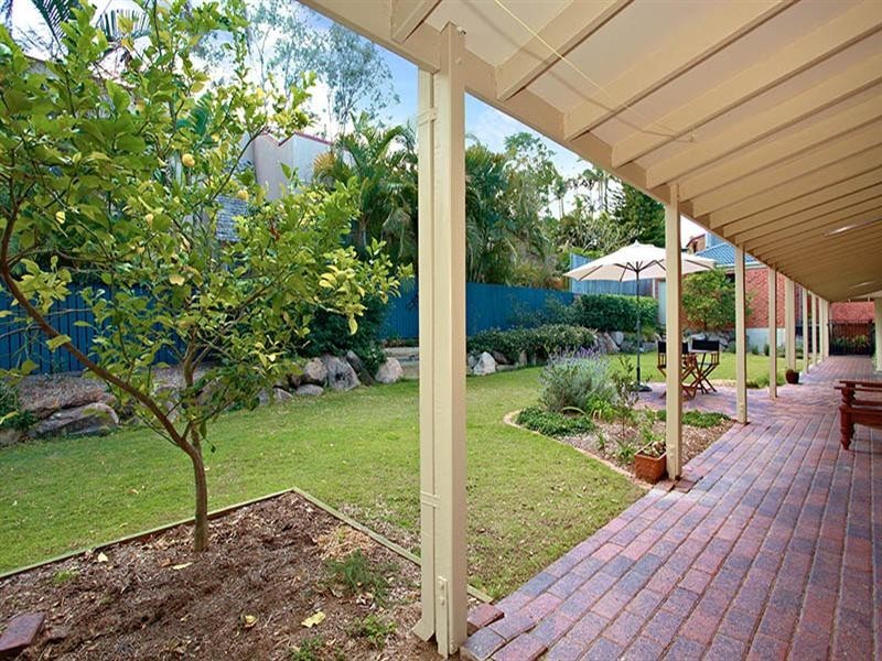 2 Bowles Court, Mount Ommaney QLD 4074