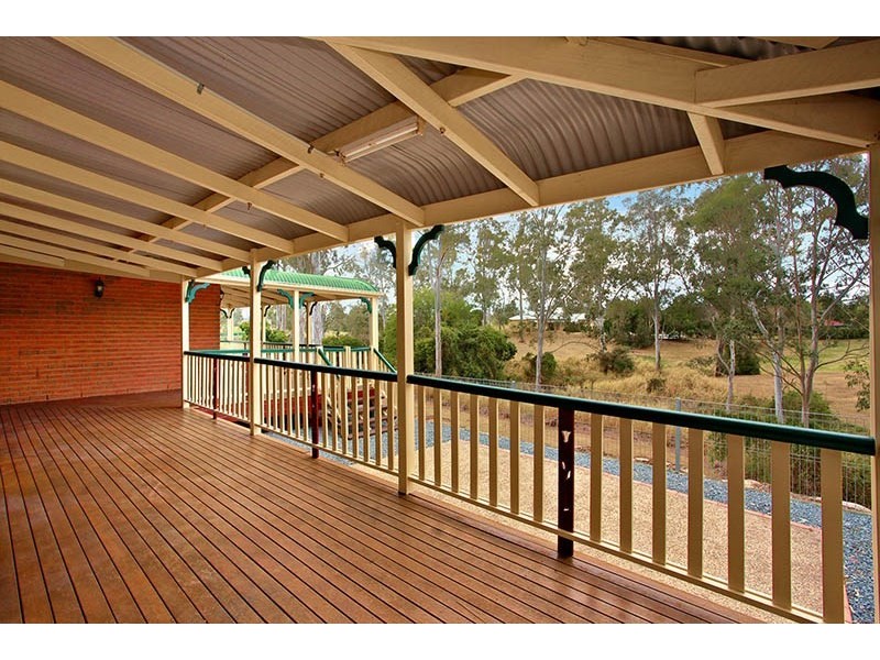 4 Curlew Place, Riverhills QLD 4074