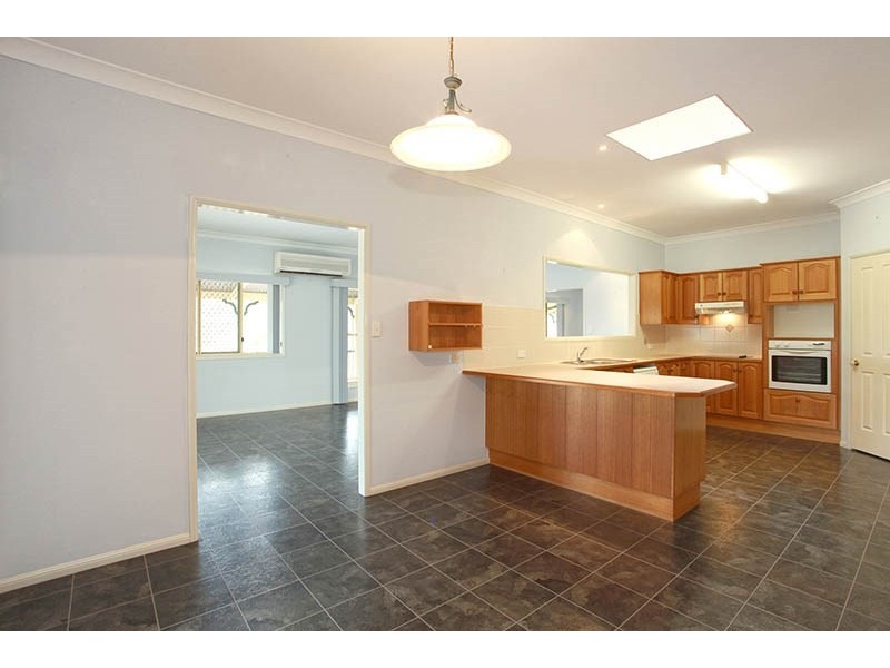 4 Curlew Place, Riverhills QLD 4074