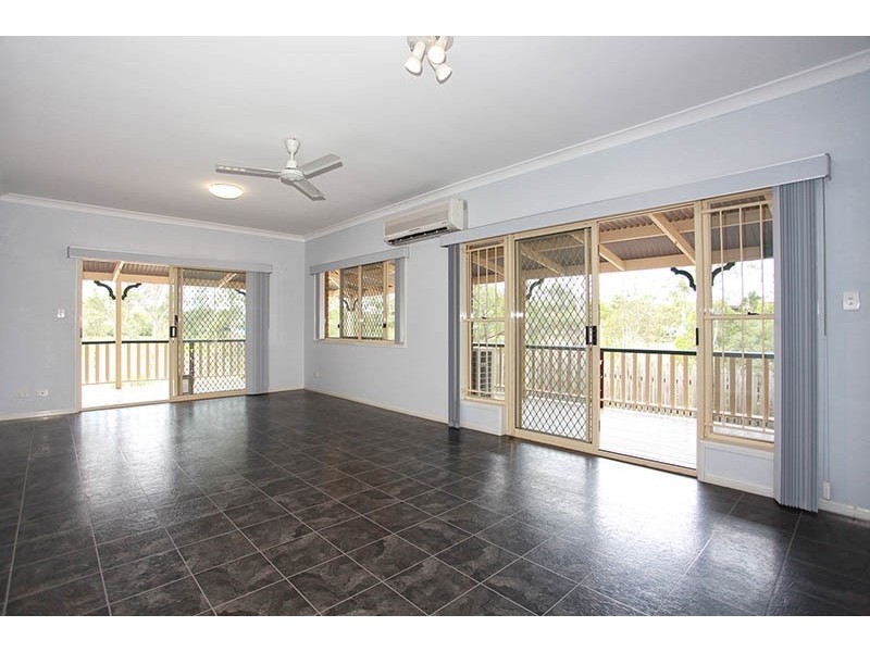 4 Curlew Place, Riverhills QLD 4074