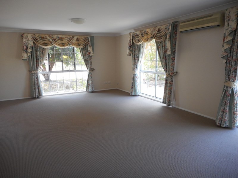 Mount Ommaney QLD 4074