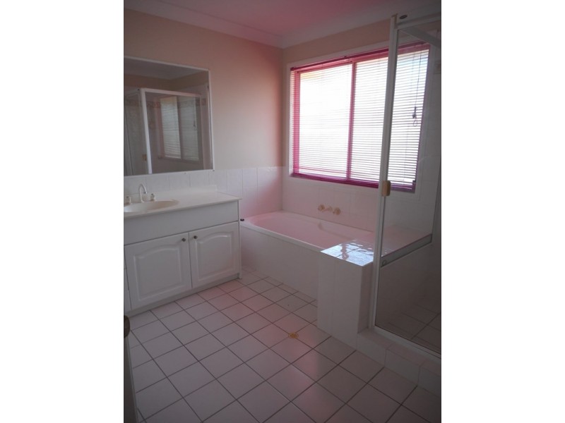 Mount Ommaney QLD 4074