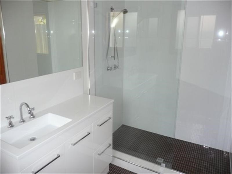 73 Avondale Road, Sinnamon Park QLD 4073