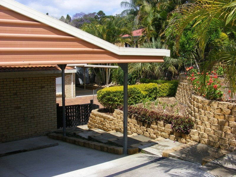 Seventeen Mile Rocks QLD 4073