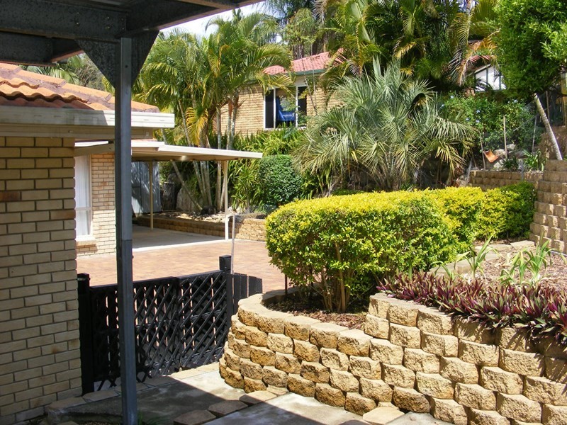 Seventeen Mile Rocks QLD 4073