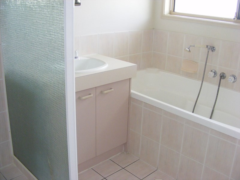 Seventeen Mile Rocks QLD 4073