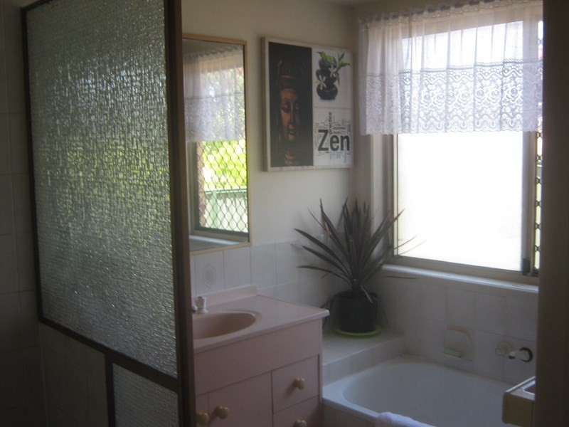 35 collingwood Drive, Collingwood Park QLD 4301