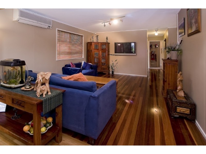 Seventeen Mile Rocks QLD 4073