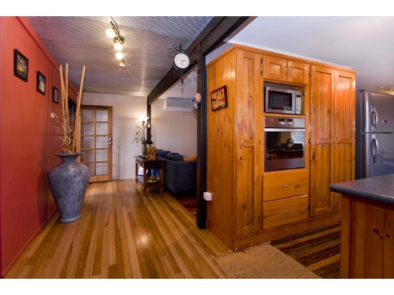 Seventeen Mile Rocks QLD 4073