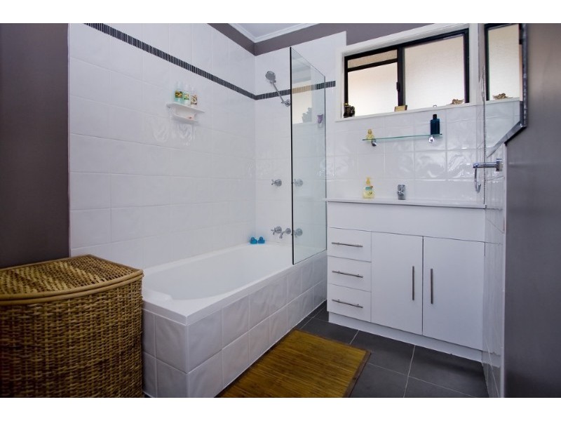 Seventeen Mile Rocks QLD 4073