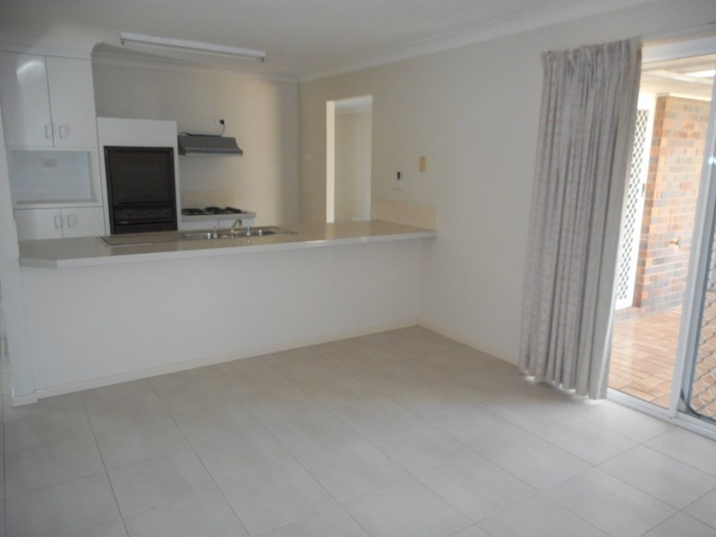 5 Lindesay Court, Sinnamon Park QLD 4073