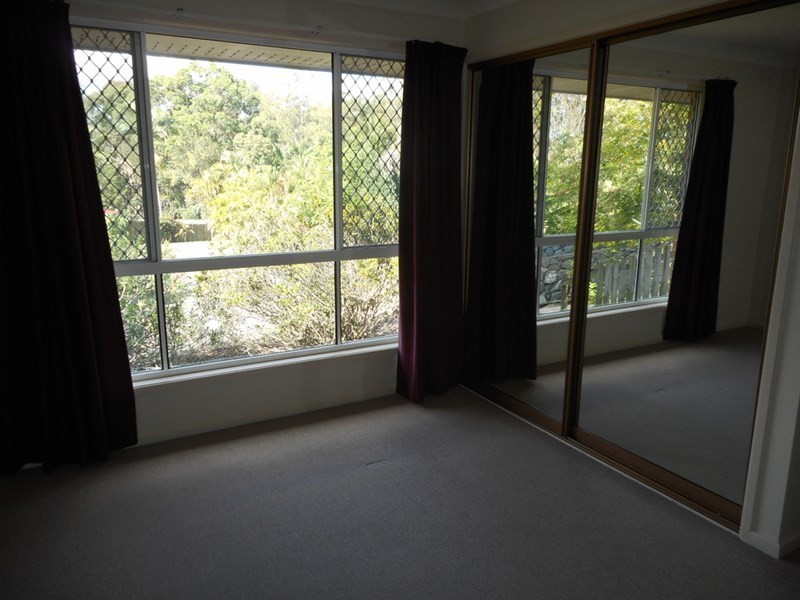 5 Lindesay Court, Sinnamon Park QLD 4073