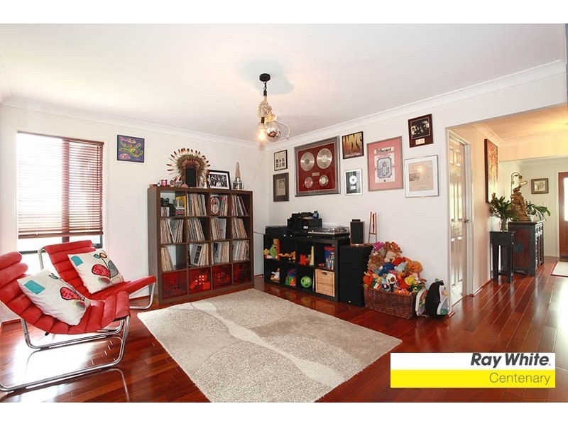 4 Malia Street, Sinnamon Park QLD 4073