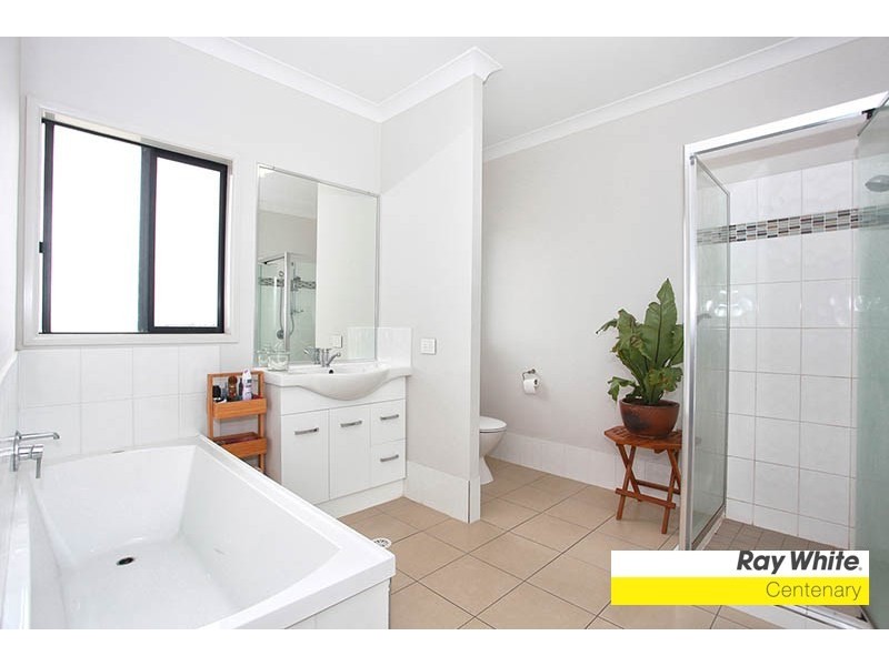 4 Malia Street, Sinnamon Park QLD 4073
