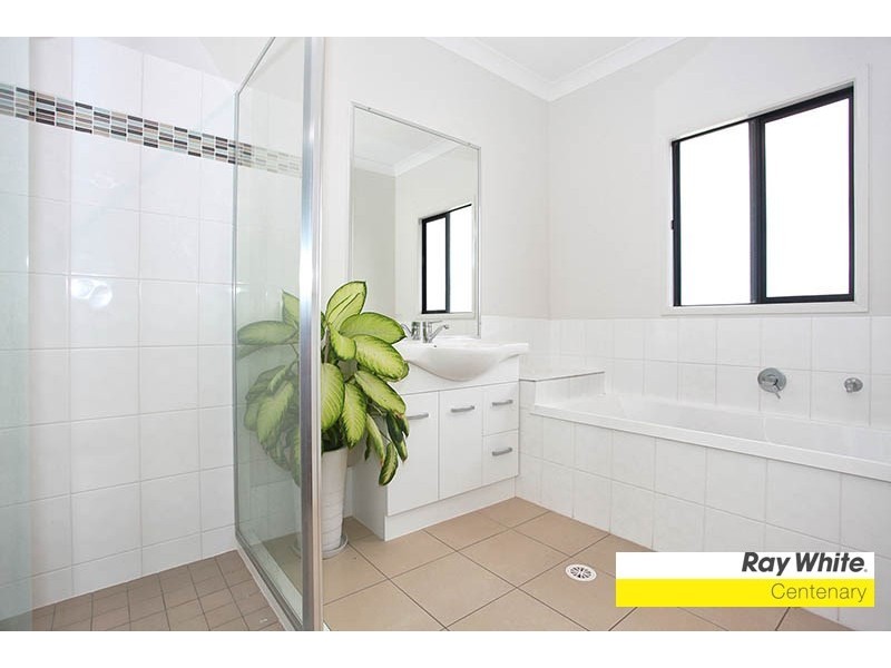 4 Malia Street, Sinnamon Park QLD 4073