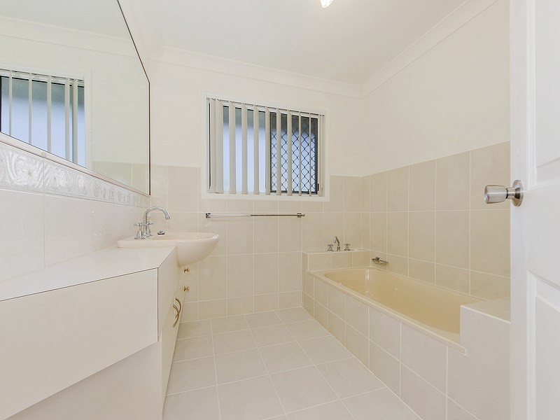 Mount Ommaney QLD 4074