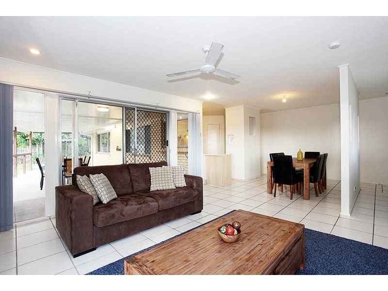 35 Dandenong Road, Jamboree Heights QLD 4074