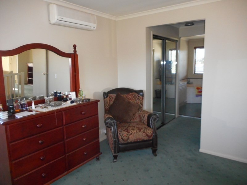 Sinnamon Park QLD 4073