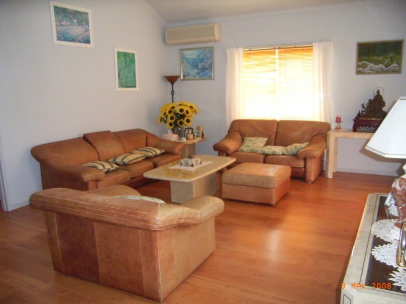 Mount Ommaney QLD 4074