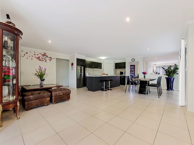 12 Bottlebrush Street, Heathwood QLD 4110