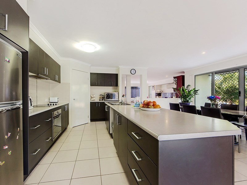 12 Bottlebrush Street, Heathwood QLD 4110