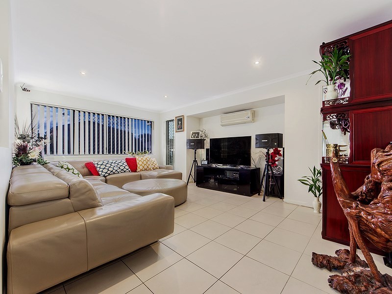 12 Bottlebrush Street, Heathwood QLD 4110