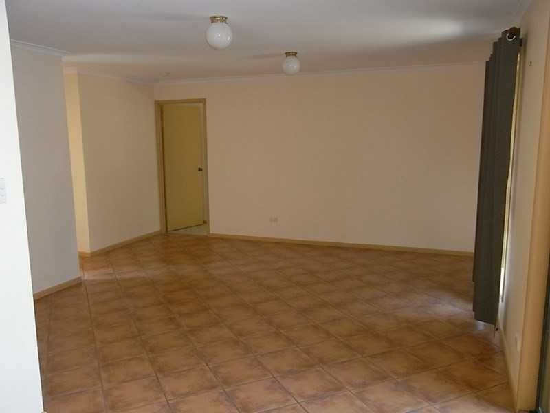 39 Raeside Street, Westlake QLD 4074