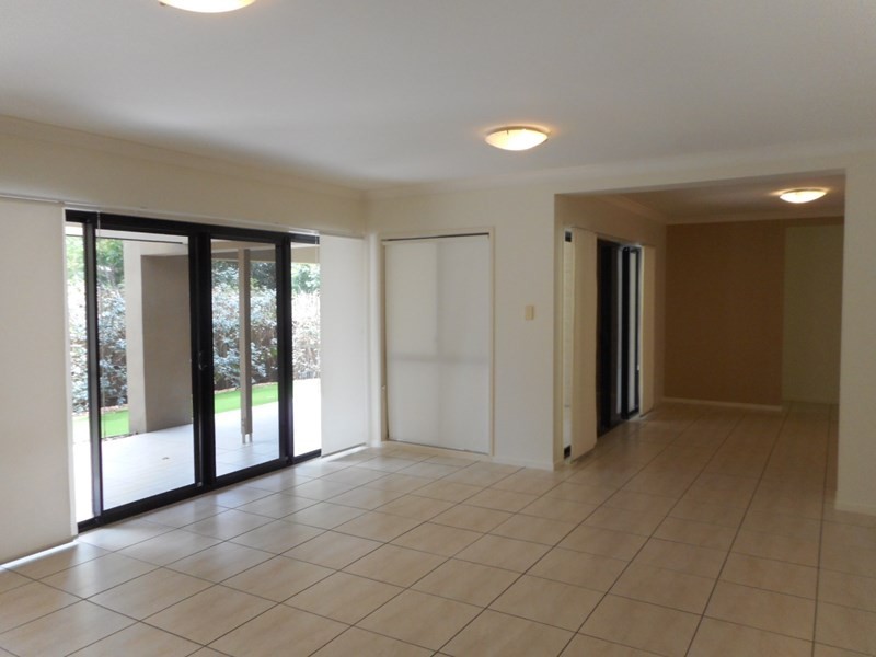 Seventeen Mile Rocks QLD 4073