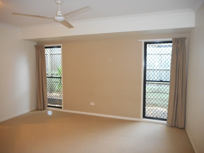 Seventeen Mile Rocks QLD 4073