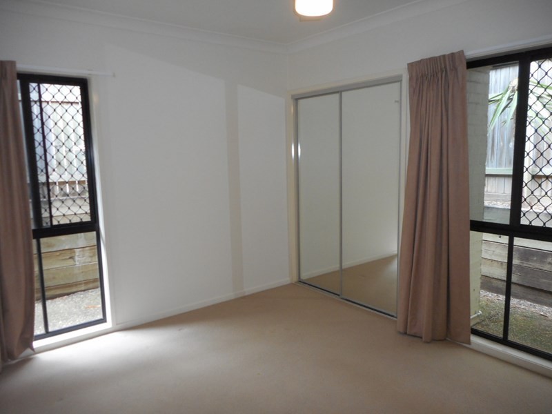 Seventeen Mile Rocks QLD 4073