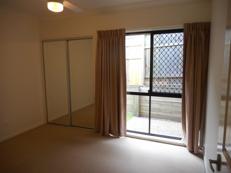 Seventeen Mile Rocks QLD 4073