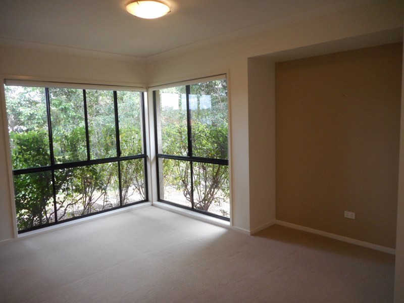 Seventeen Mile Rocks QLD 4073