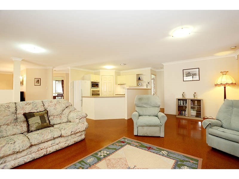 8 Lucinda Close, Sinnamon Park QLD 4073