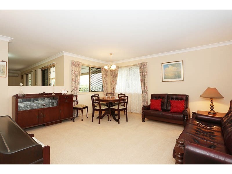 8 Lucinda Close, Sinnamon Park QLD 4073