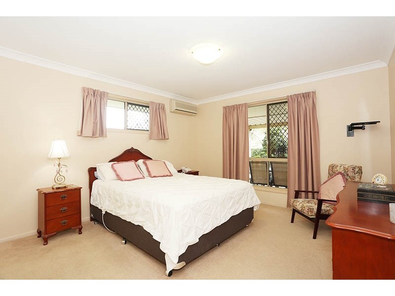 8 Lucinda Close, Sinnamon Park QLD 4073