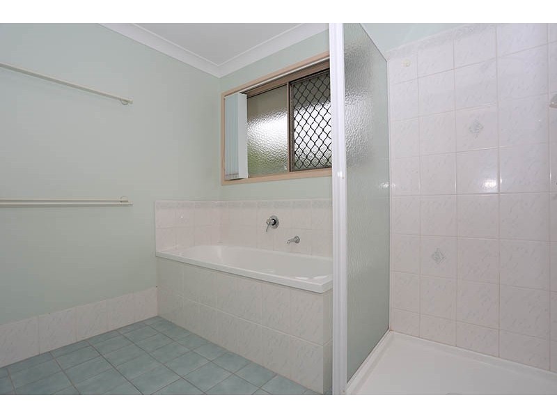 8 Lucinda Close, Sinnamon Park QLD 4073