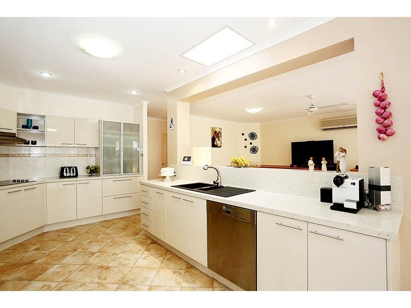 13 Elsie Place, Sinnamon Park QLD 4073