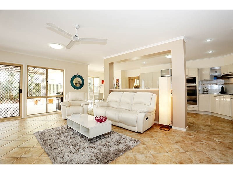 13 Elsie Place, Sinnamon Park QLD 4073